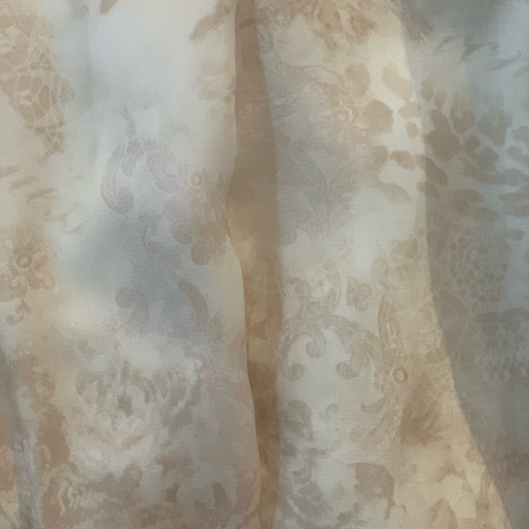 Guess vegan leather women’s jacket, beige with gold zippers. Small - Picture 7 of 7